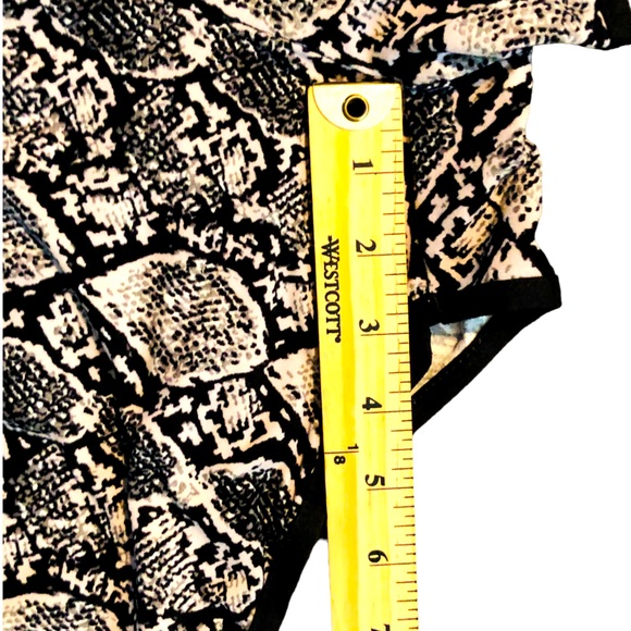 Snakeskin Print Shorts - Picture 6 of 7